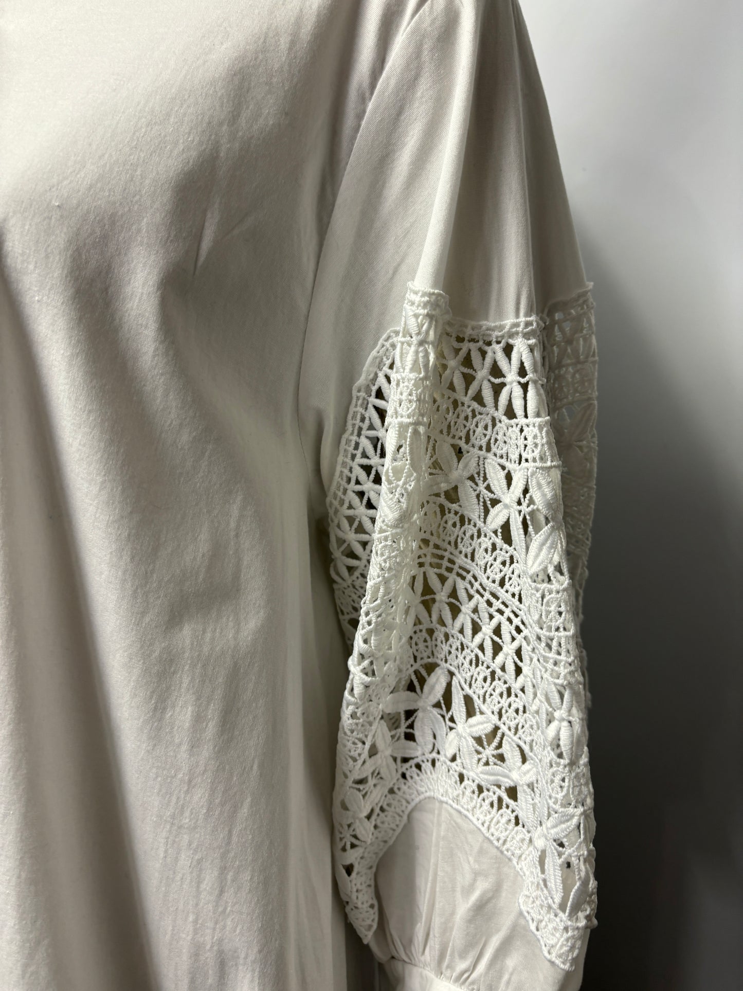 Jeff Gallano White Cotton and Lace Oversized Shirt 1