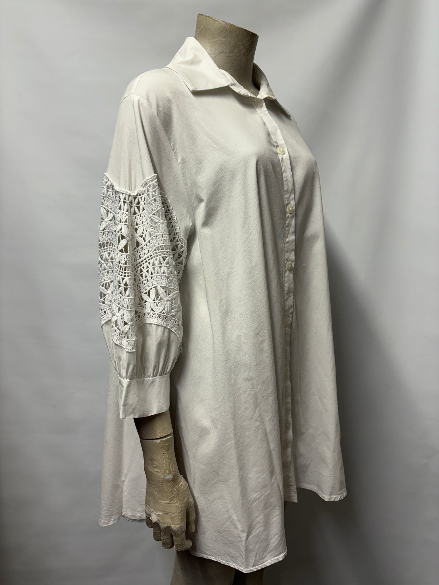 Jeff Gallano White Cotton and Lace Oversized Shirt 1