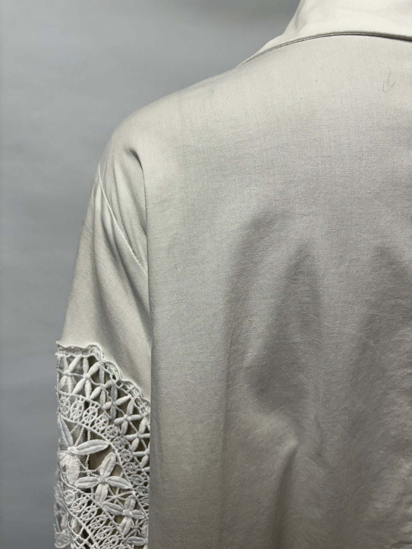 Jeff Gallano White Cotton and Lace Oversized Shirt 1