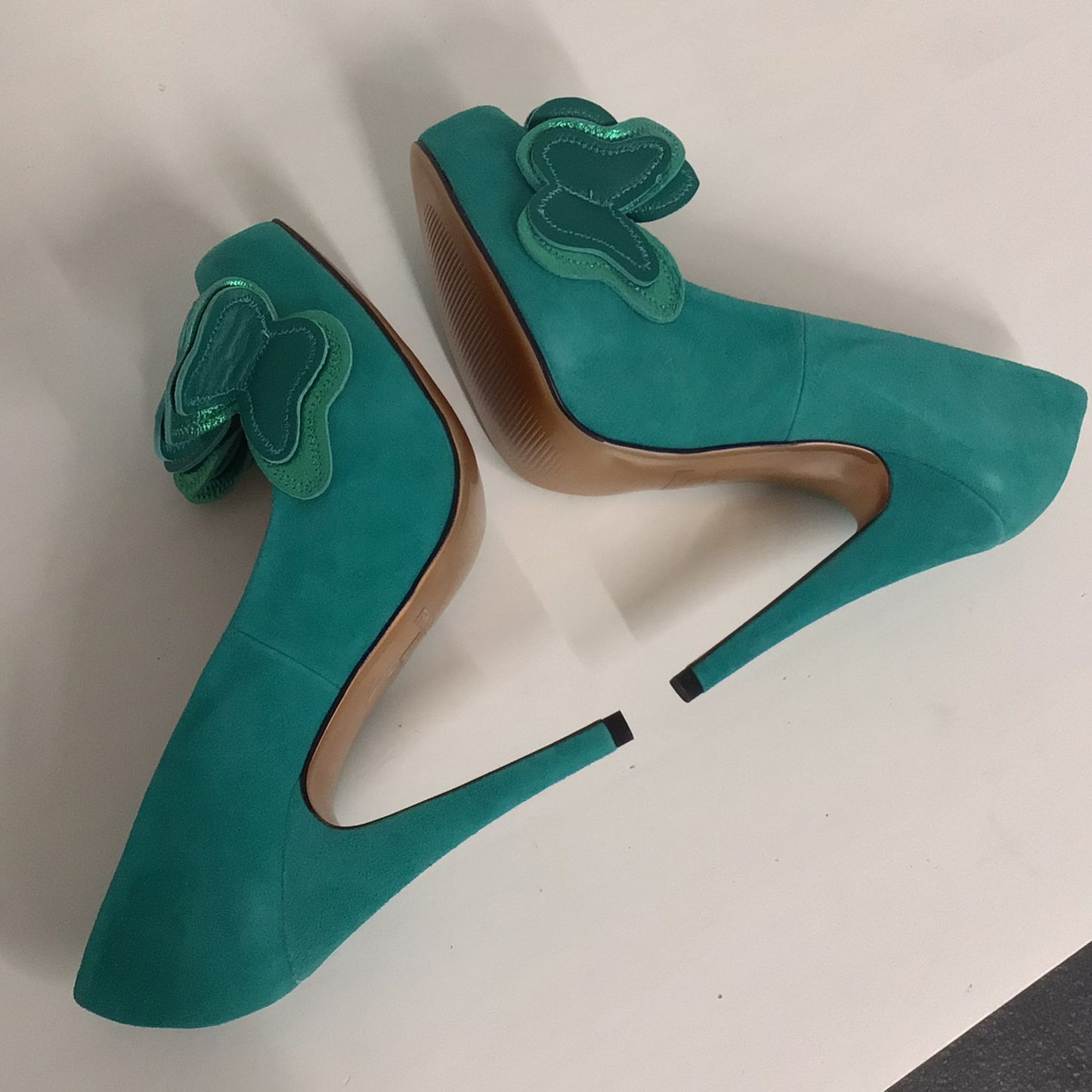 BNIB Schuh Green Frenchie Butterfly Court Heels Size 5 UK