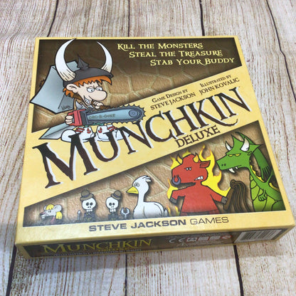 Munchkin Deluxe Card Game, Steve Jackson Games 837654320976