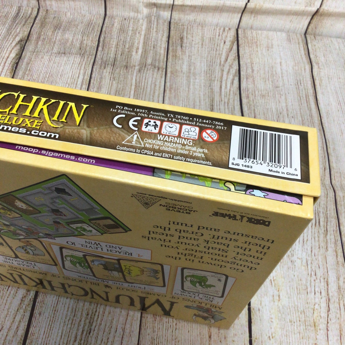 Munchkin Deluxe Card Game, Steve Jackson Games 837654320976