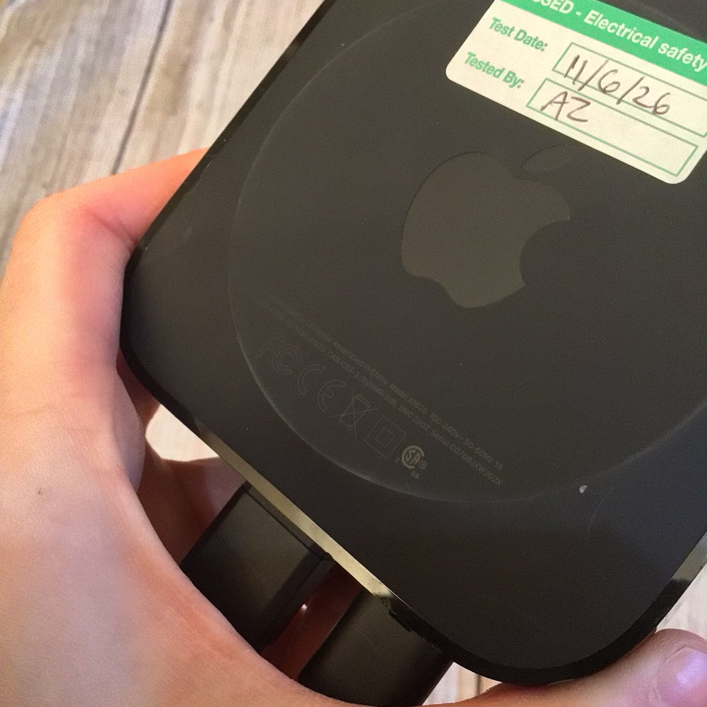 Apple TV 4th Generation A1625 (32GB) Black w/Remote & Cables