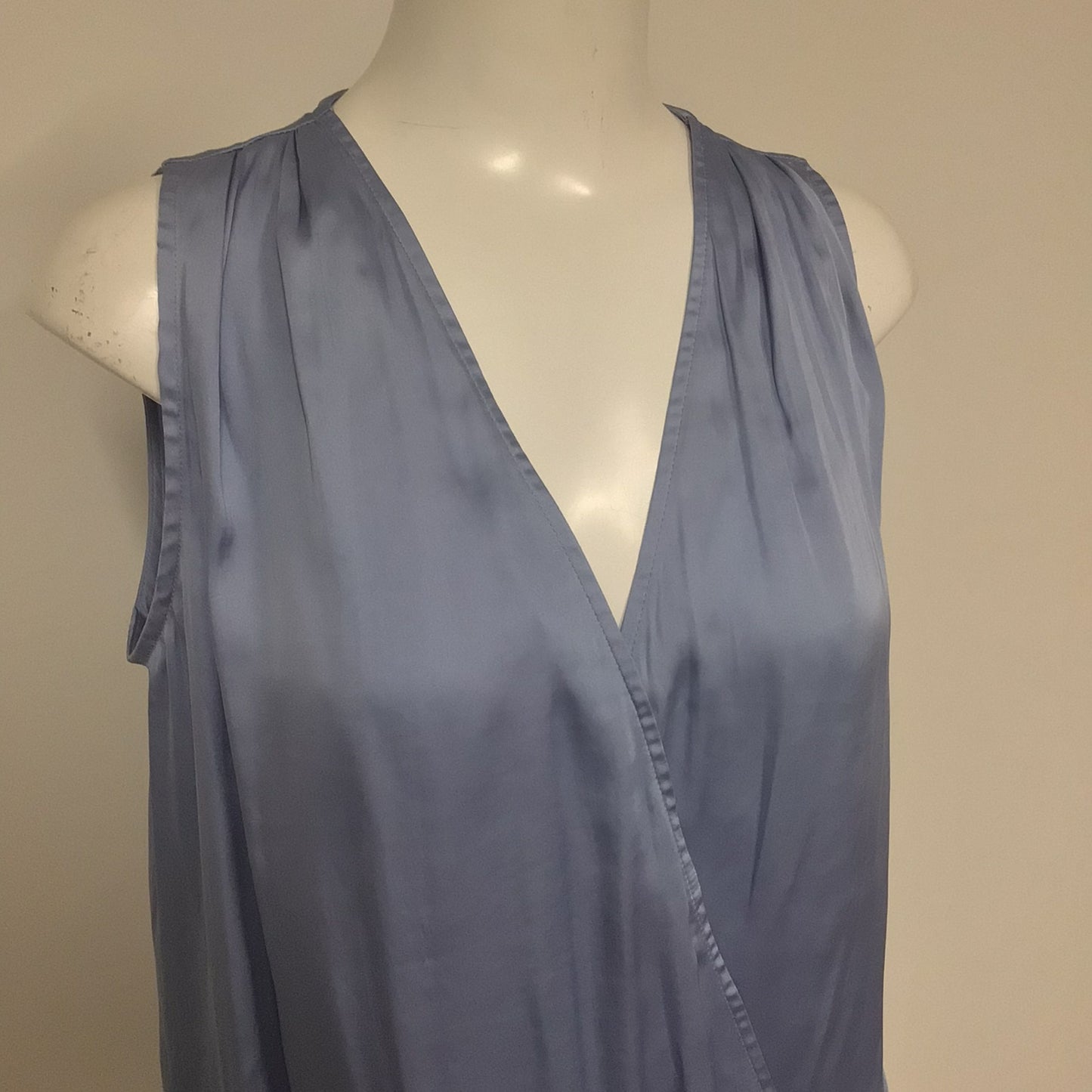 BNWT H&M Mama Nursing Blue Sleeveless V Neck Blouse Size M