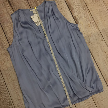 BNWT H&M Mama Nursing Blue Sleeveless V Neck Blouse Size M