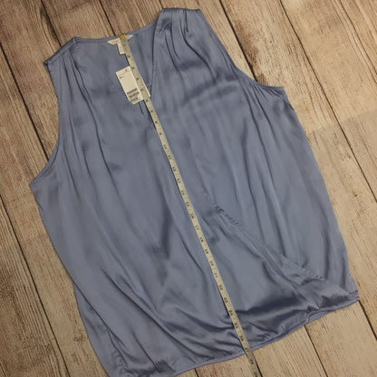 BNWT H&M Mama Nursing Blue Sleeveless V Neck Blouse Size L