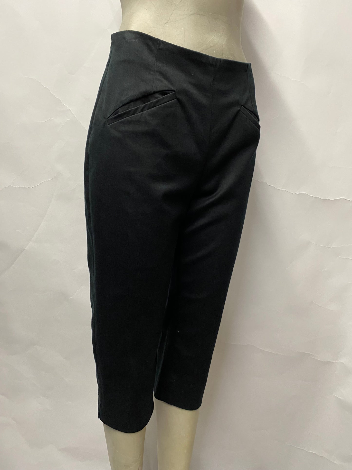 Agnes B Black Cotton Capri Pants 40