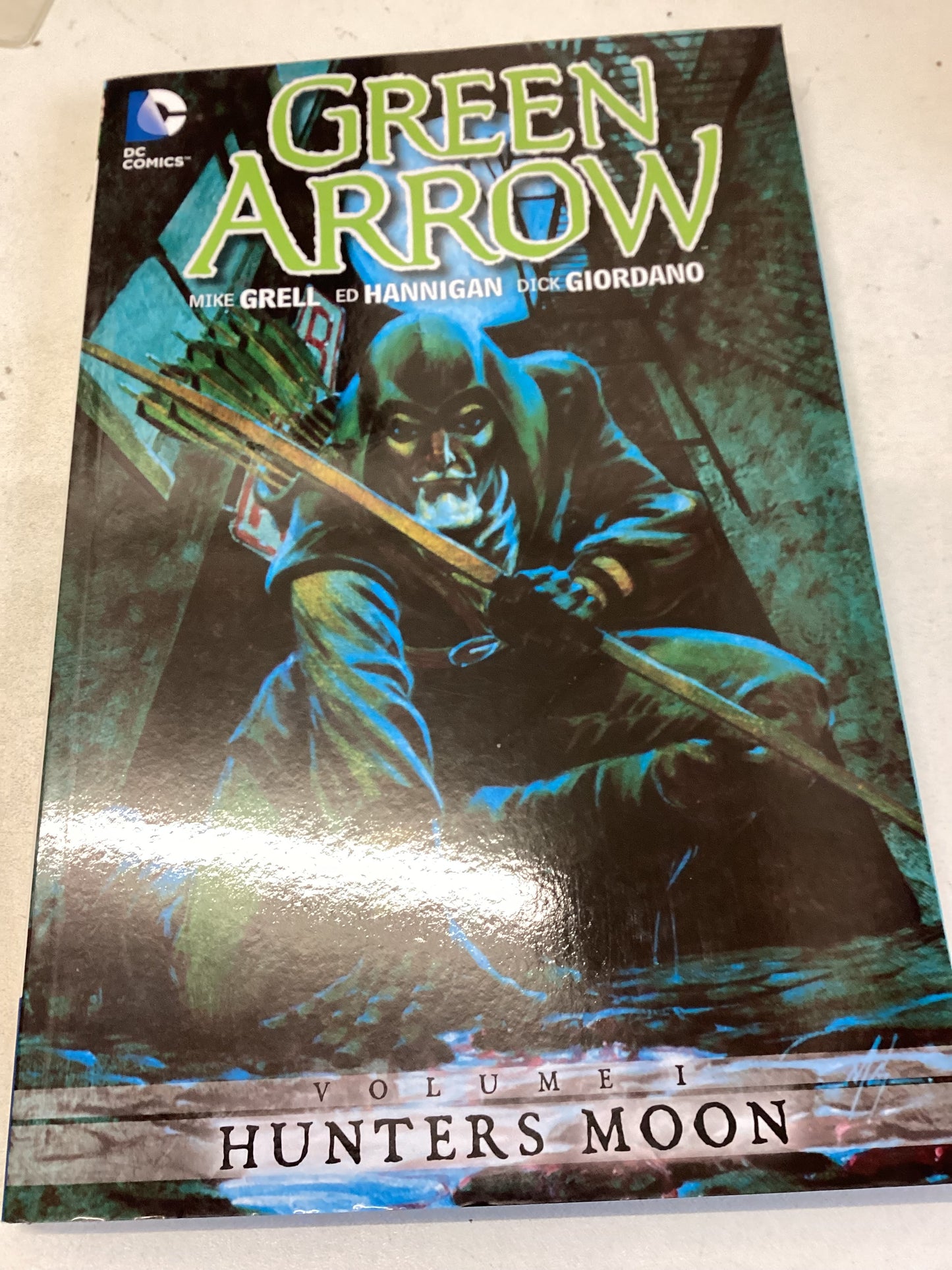 Green Arrow Volume 1 Hunters Moon DC Comics Mike Grell Ed Hanninigan Dick Giordano