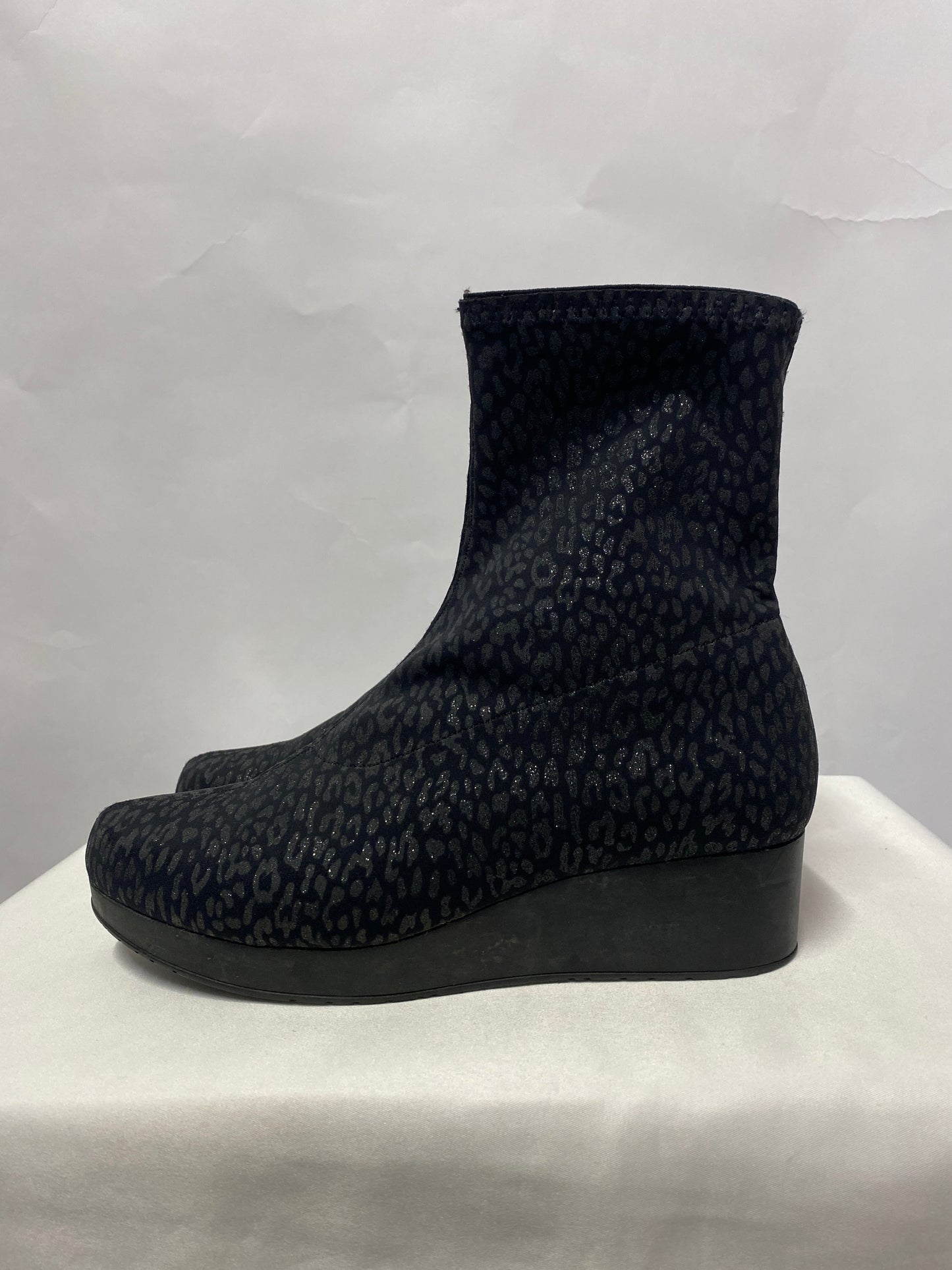 Robert Clergerie Black Cheetah Glitter Ankle Boots 5/38