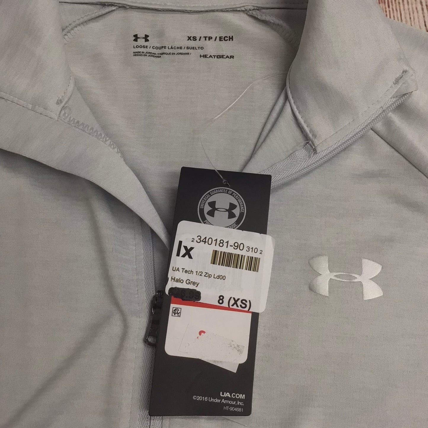 BNWT Under Armour Halo Grey 1/2 Zip Loose Heatgear Top Size XS