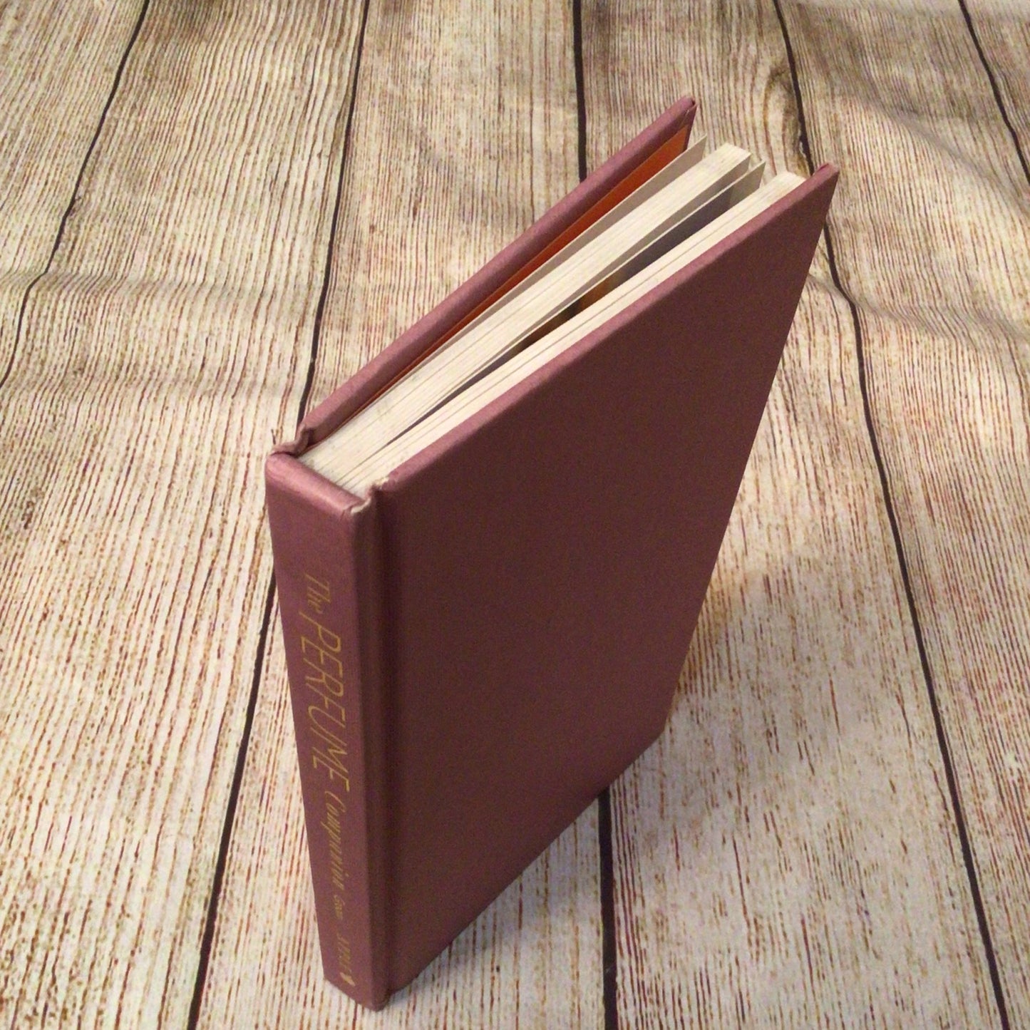 The Perfume Companion: A Connoisseur's Guide by Nigel Groom (1999) 1840920823