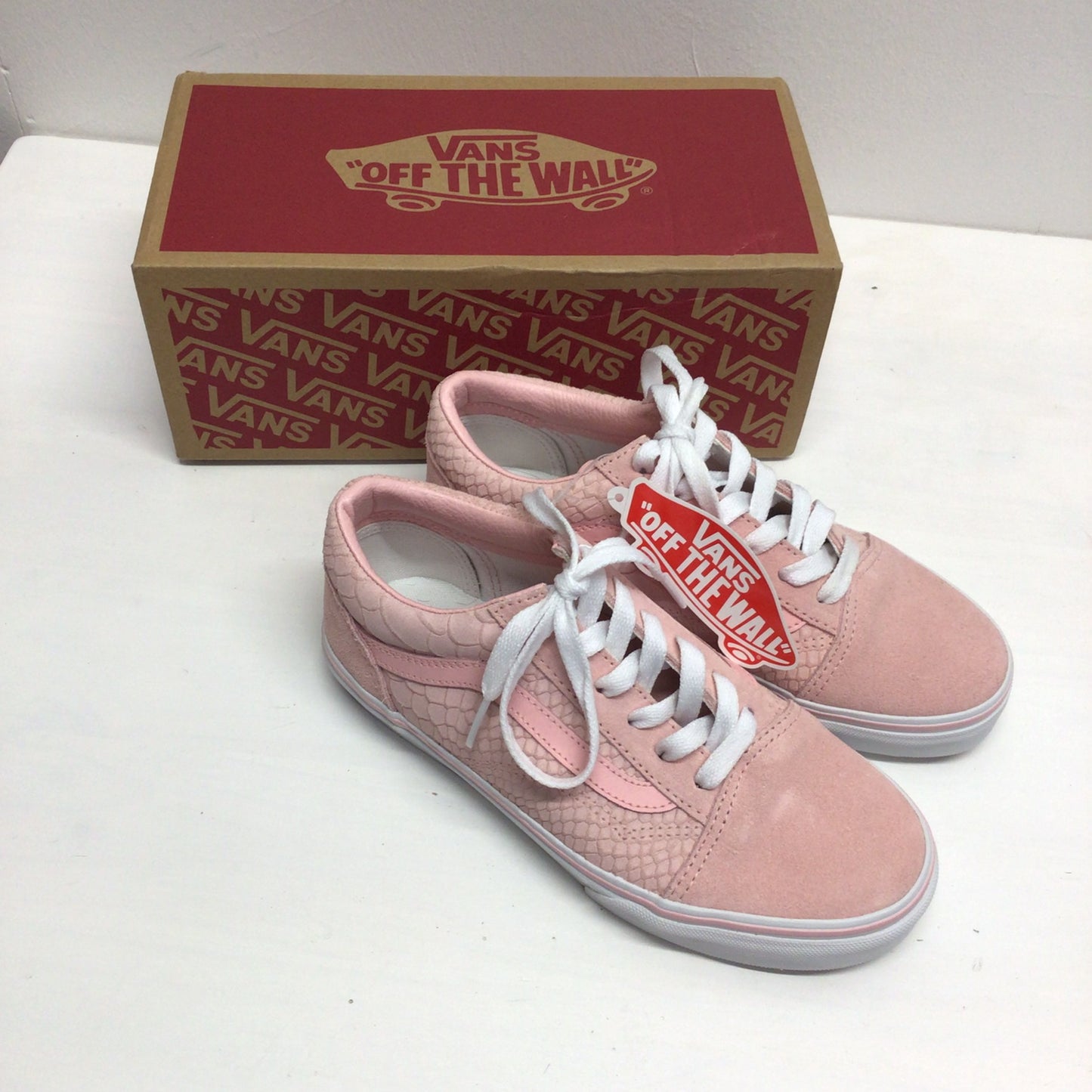 BNIB Vans Powder Pink Leather Old Skool Trainers Kids Size 3 UK