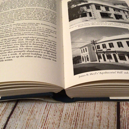 Biography of a Colonial Town: Hamilton, Bermuda 1790-1897 by J. de Chantal Kennedy