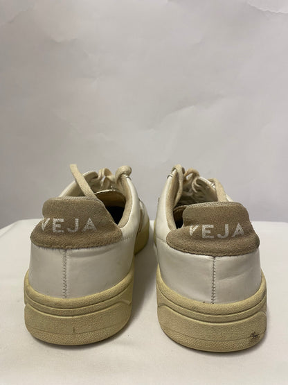 Veja V12 Cream and White Trainers 6