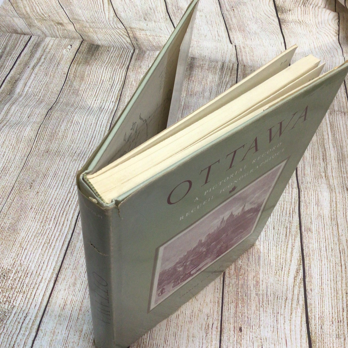 Ottawa: A Pictorial Record Recueil Iconographique 1807-1882 (1964)