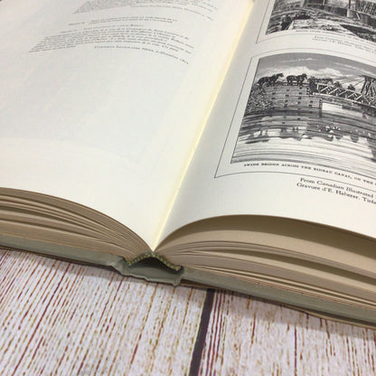 Ottawa: A Pictorial Record Recueil Iconographique 1807-1882 (1964)