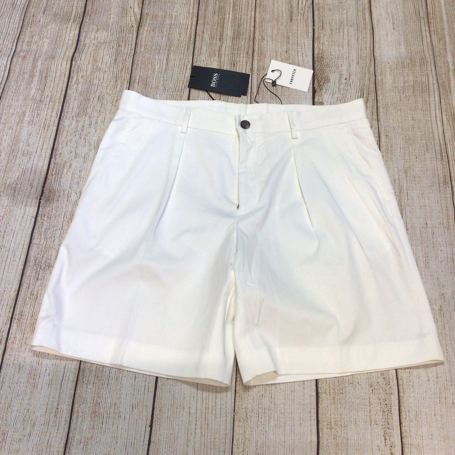 BNWT Hugo Boss White Shorts Size 34R