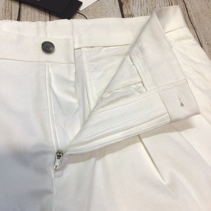 BNWT Hugo Boss White Shorts Size 34R