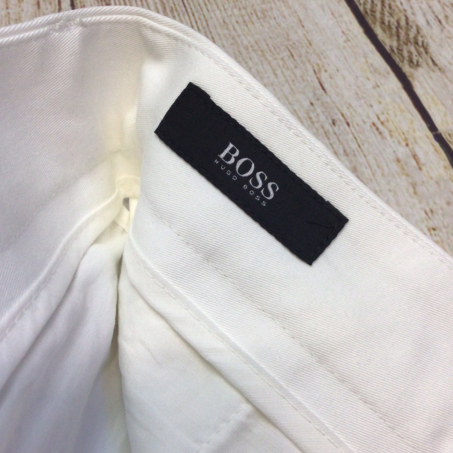 BNWT Hugo Boss White Shorts Size 34R