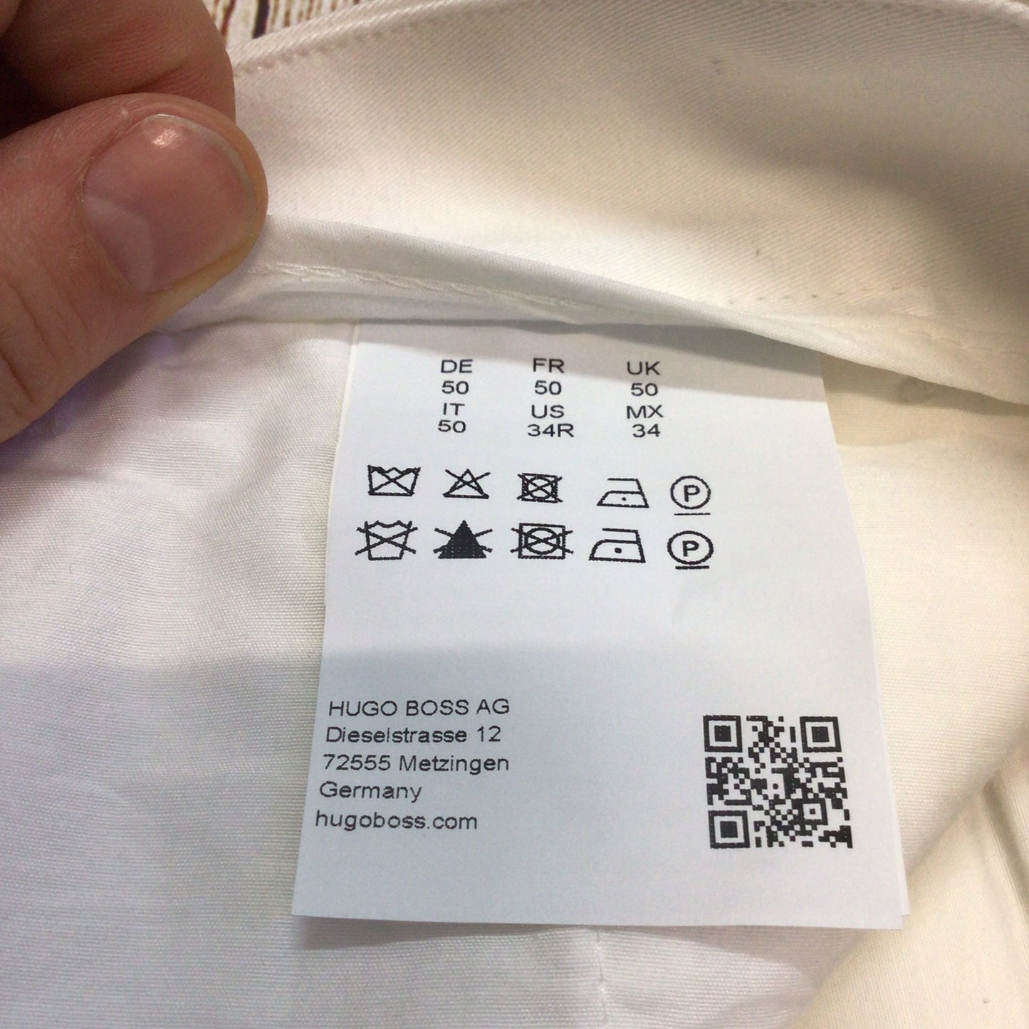 BNWT Hugo Boss White Shorts Size 34R