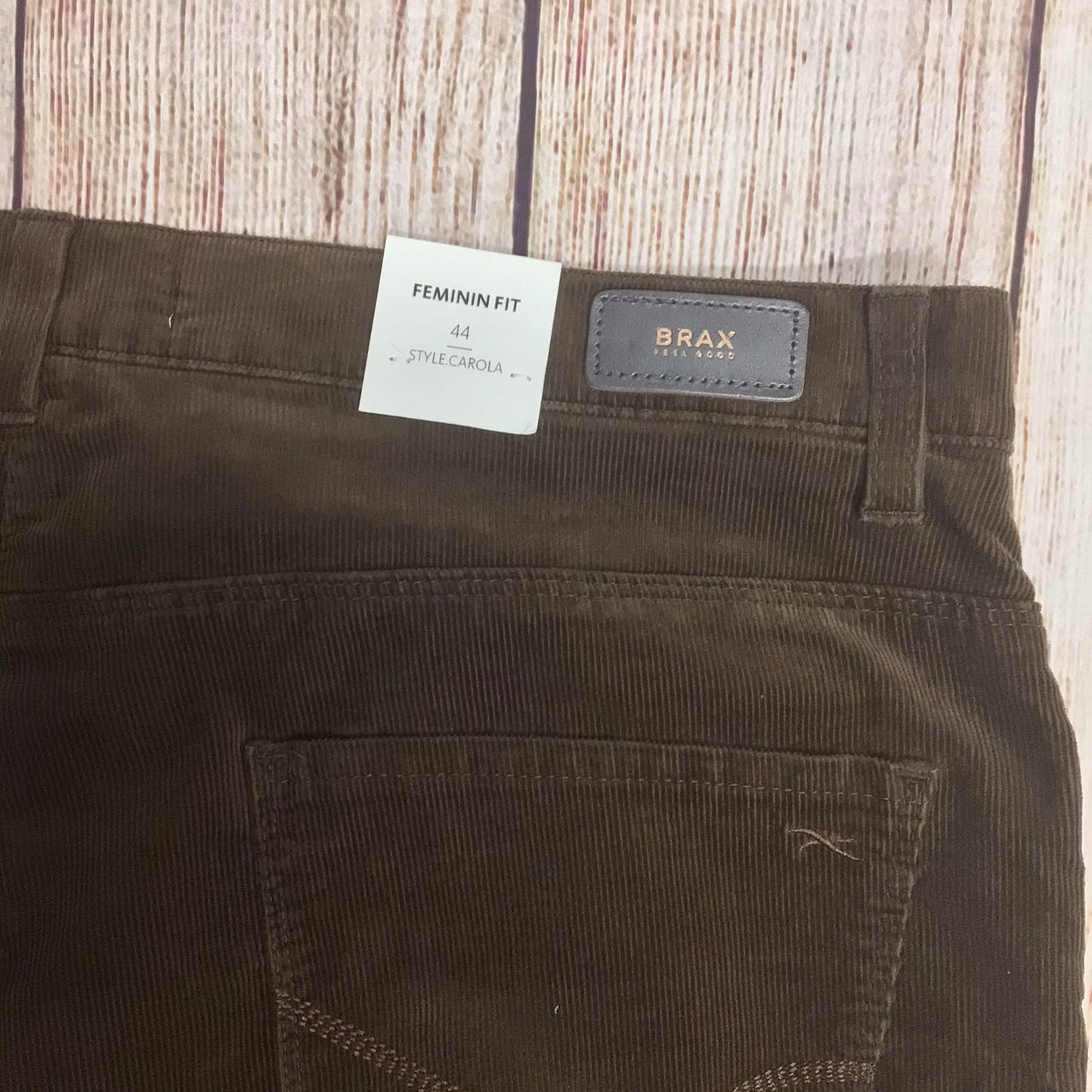 BNWT Brax Brown Style Carola Corduroy Jeans Size 18R