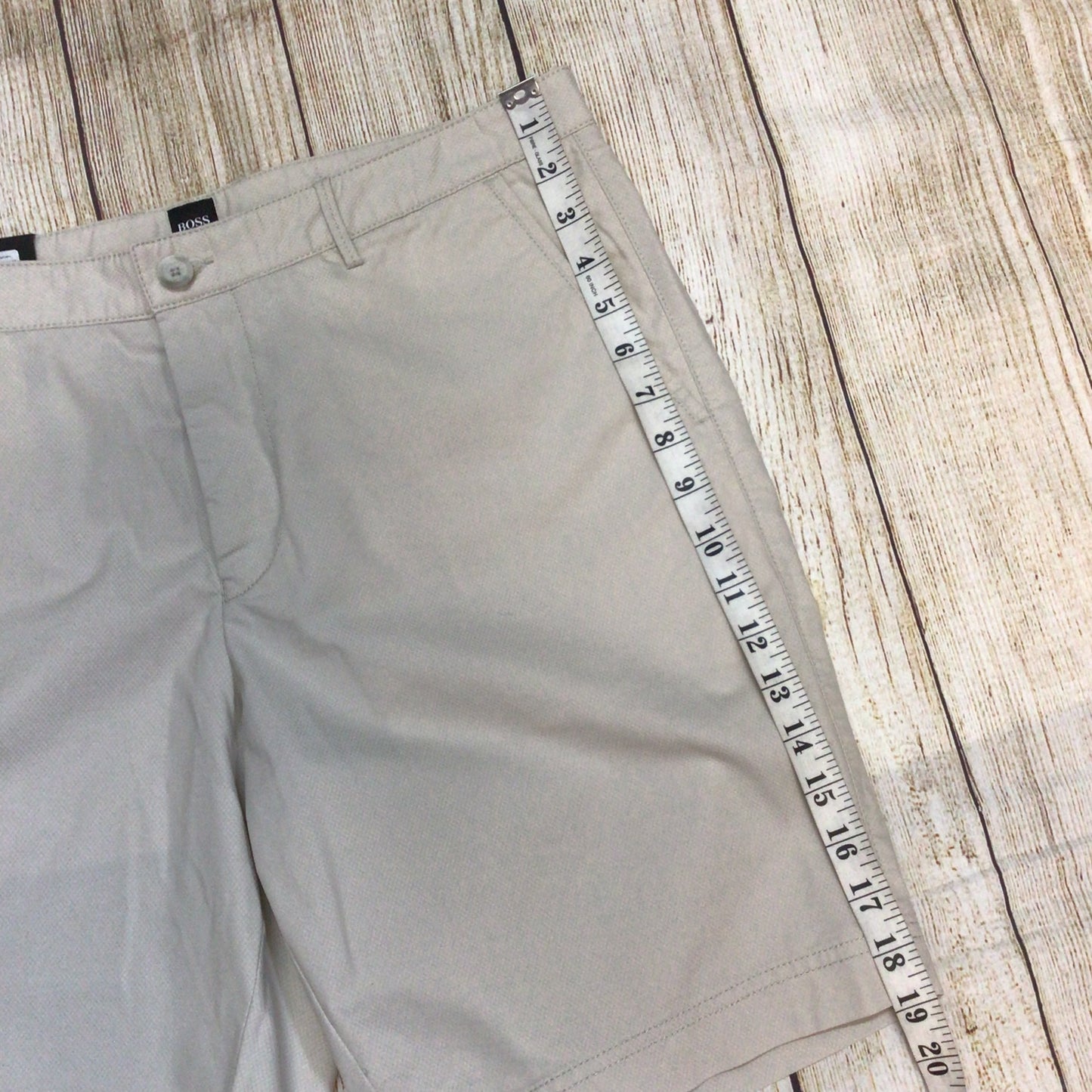 BNWT Hugo Boss Slice Natural Beige Shorts Size 34R