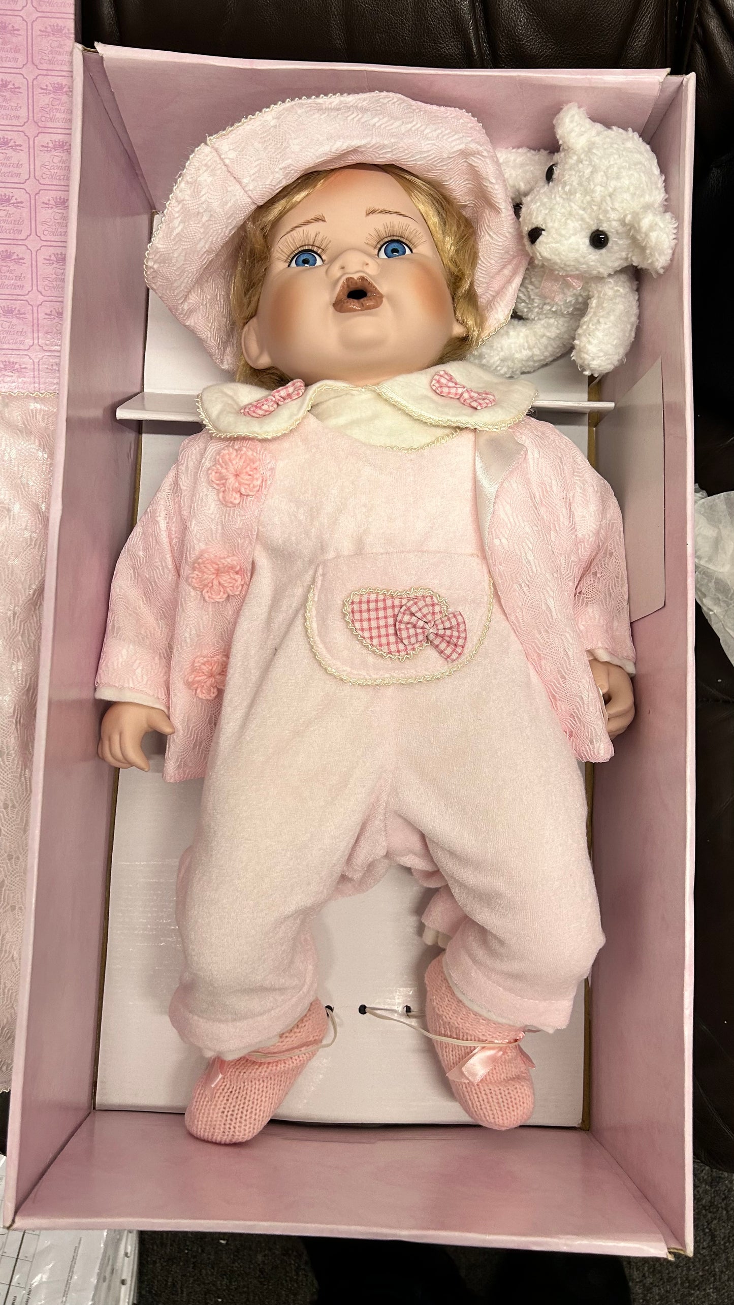 Leonardo Collection Baby Doll, BNIB, 20” with certificate