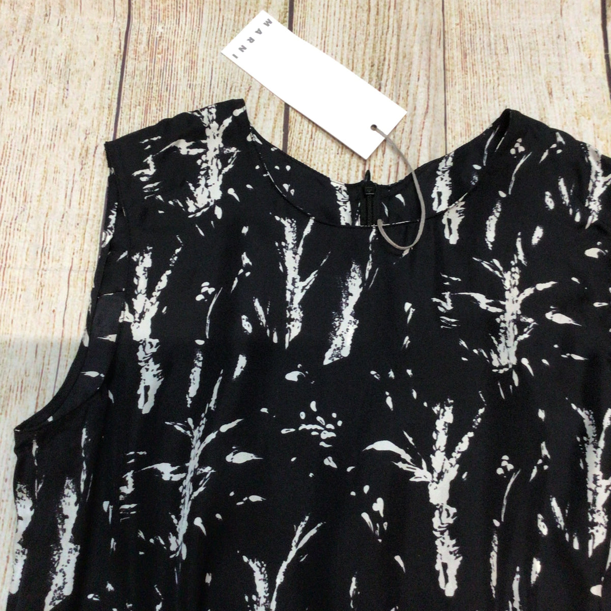 BNWT Marni Black & White Abstract Print 100% Silk Top Size 40 (on label)