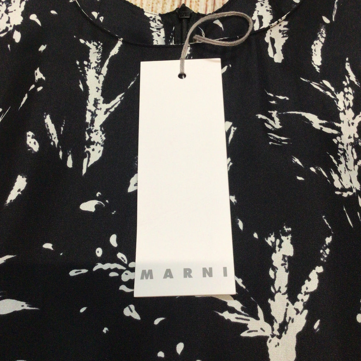 BNWT Marni Black & White Abstract Print 100% Silk Top Size 40 (on label)