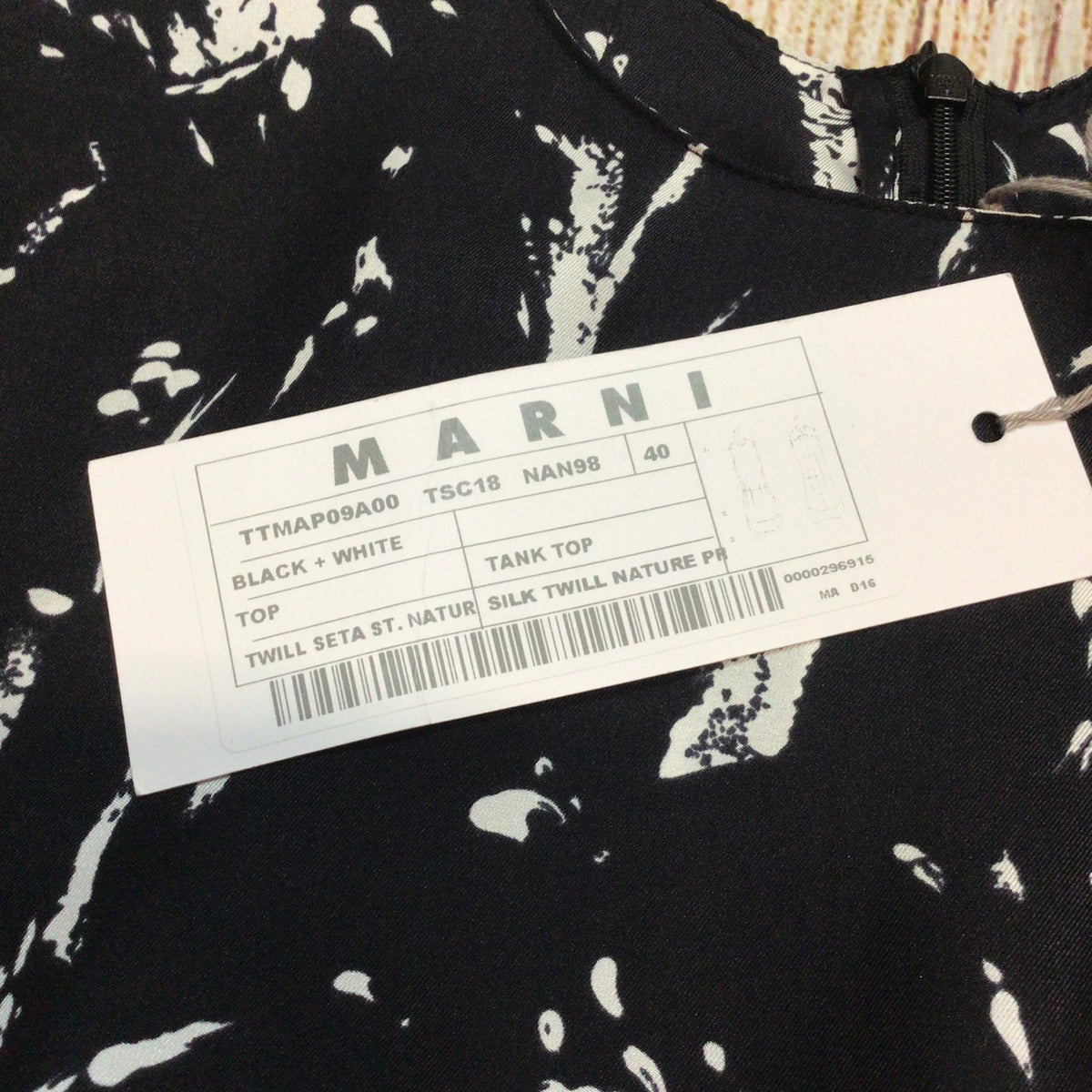 BNWT Marni Black & White Abstract Print 100% Silk Top Size 40 (on label)