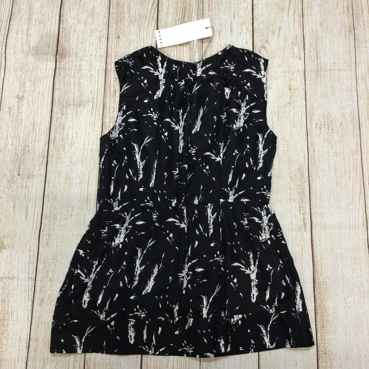 BNWT Marni Black & White Abstract Print 100% Silk Top Size 40 (on label)