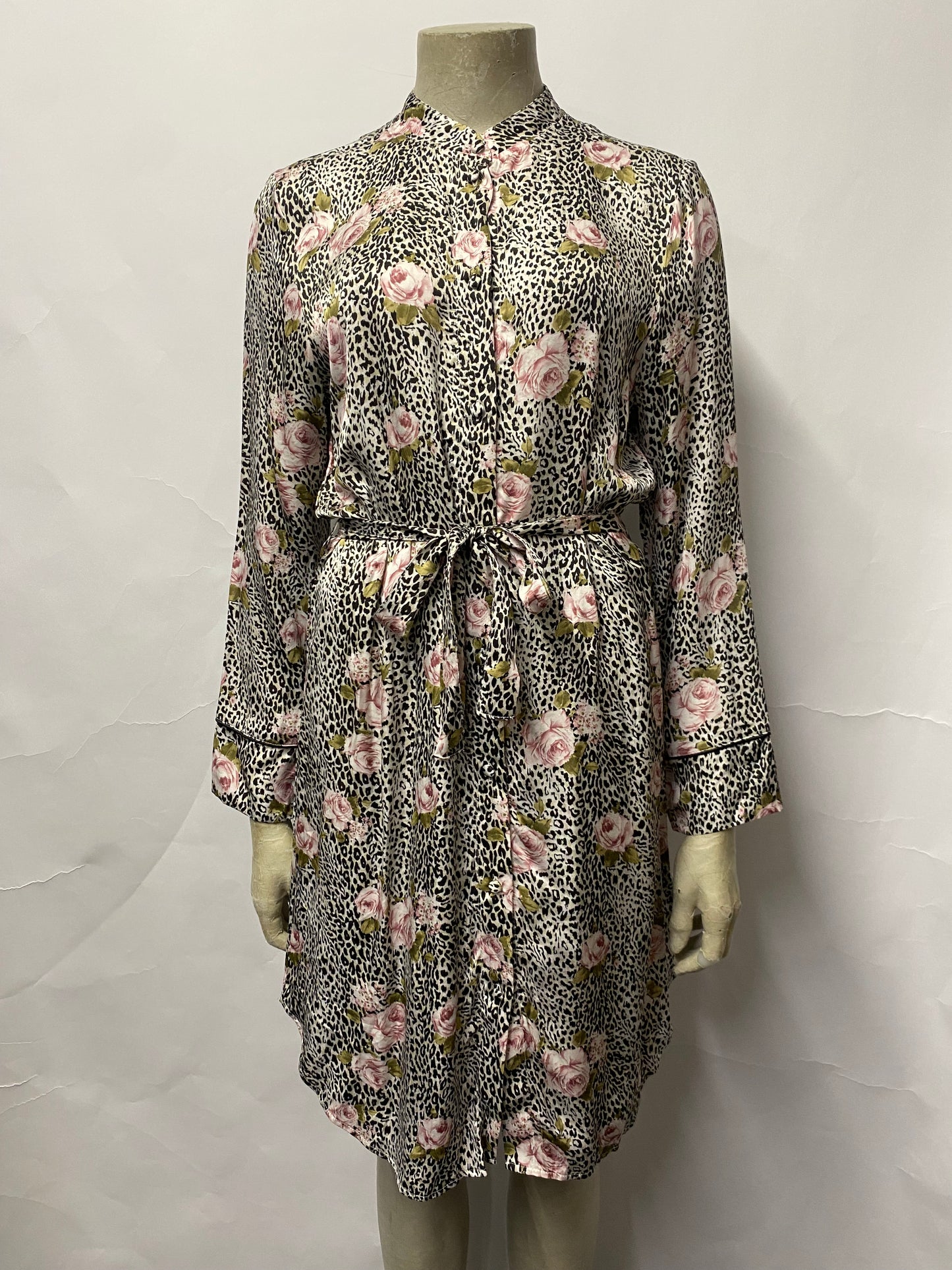 Intimissimi Rose and Animal Print Button Down Belted Robe Small