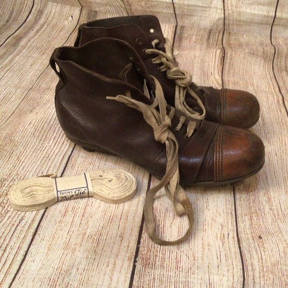 Vintage 1940s Barbarian Brown Leather Football Boots w/Spare Laces
