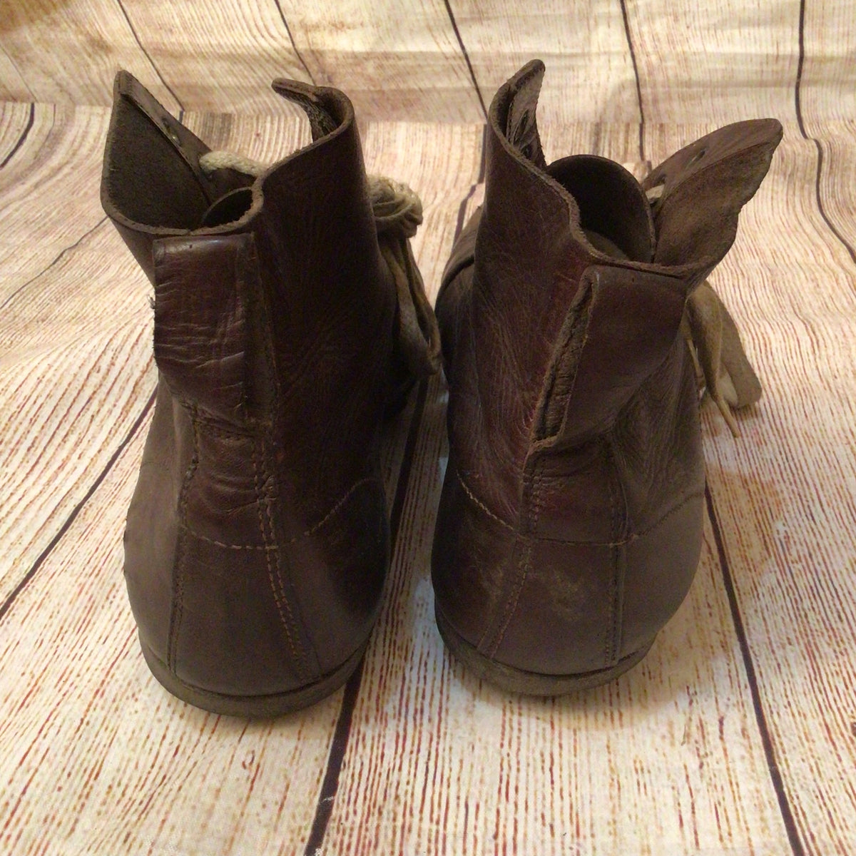 Vintage 1940s Barbarian Brown Leather Football Boots w/Spare Laces