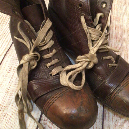 Vintage 1940s Barbarian Brown Leather Football Boots w/Spare Laces