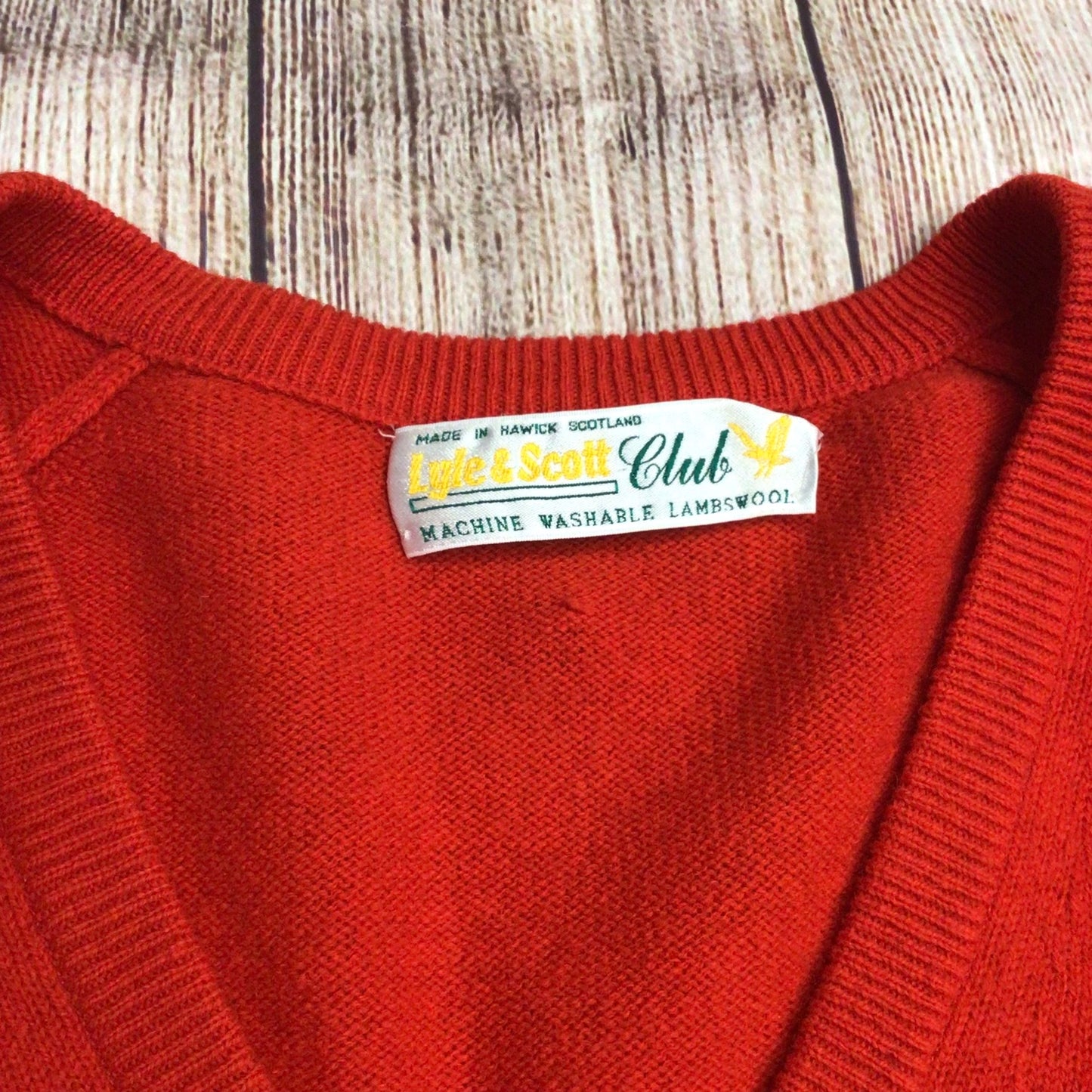 Lyle & Scott Gleneagles Red V Neck 100% Lambswool Jumper Size Ch 48" (approx.)