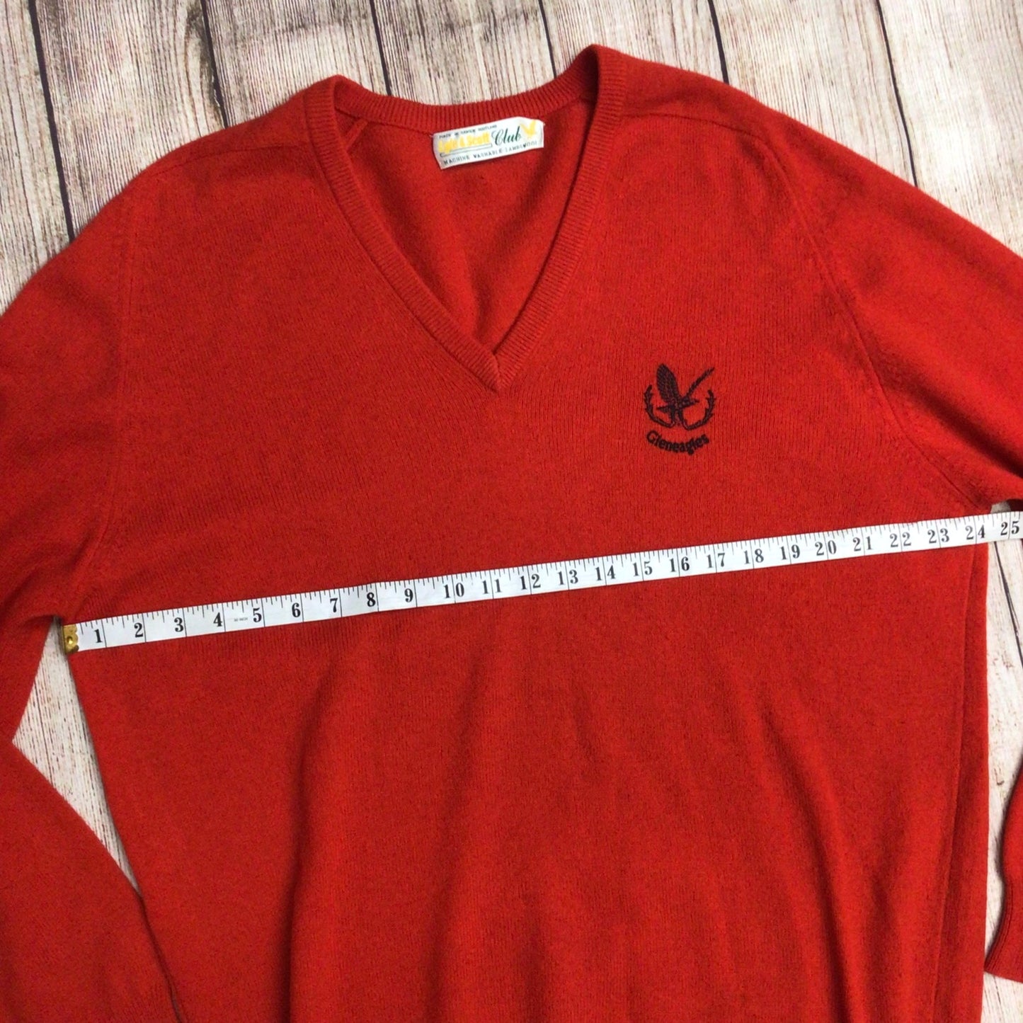 Lyle & Scott Gleneagles Red V Neck 100% Lambswool Jumper Size Ch 48" (approx.)