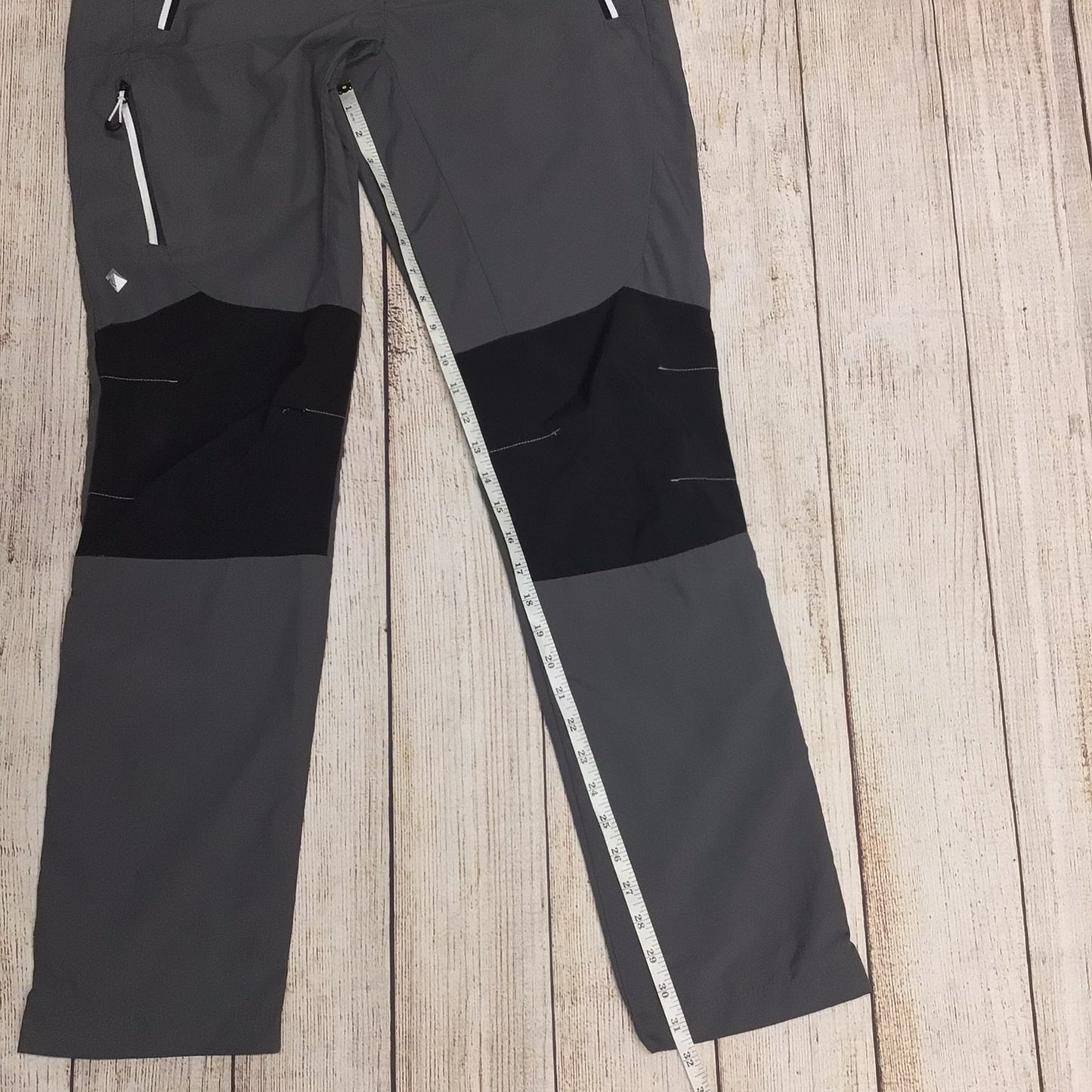 Regatta Black & Grey Lightweight Trousers w/Ankle Zips Size W30