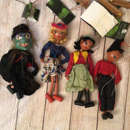 Pelham Puppets - 4x Puppets (incl. Green Witch)