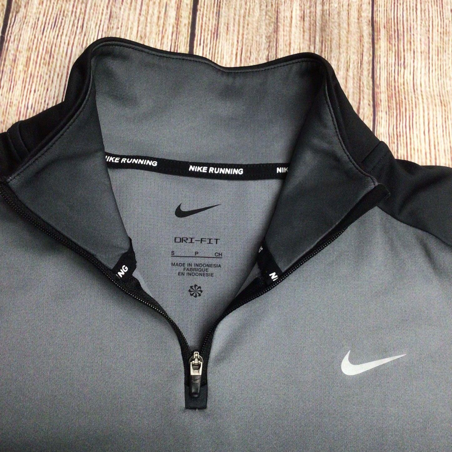 Nike Dri-Fit Black & Grey 1/4 Zip Sports Top w/Thumb Holes Size S