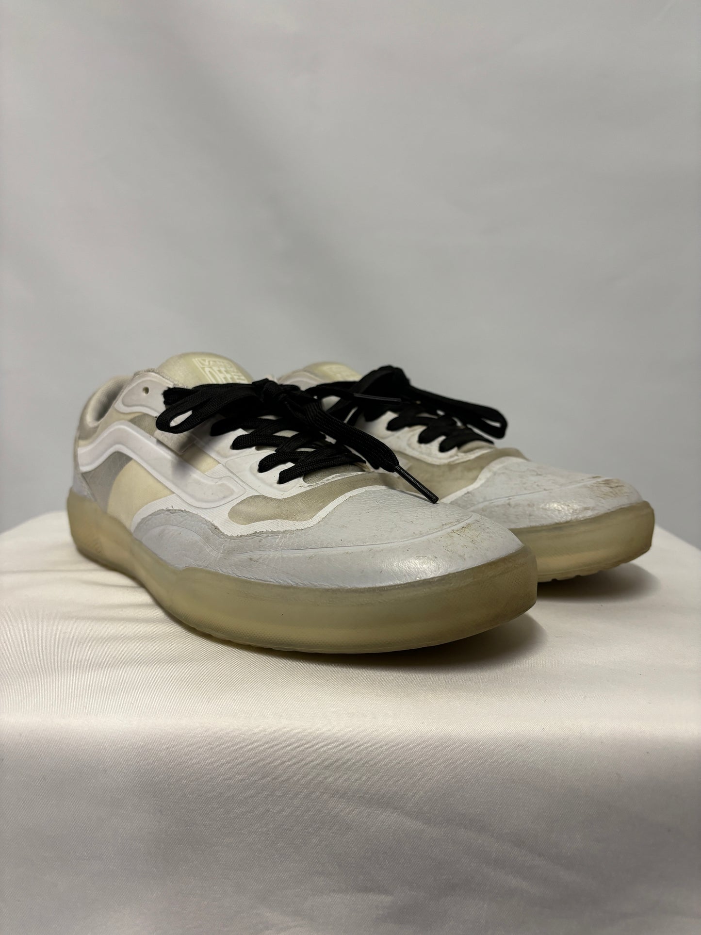 Vans White Ave Leather Pro Trainers 8