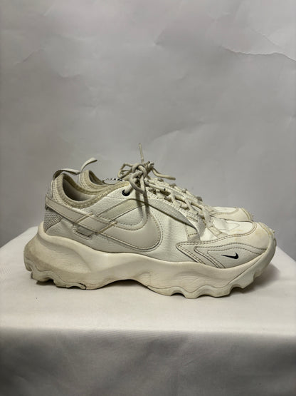 Nike White TC7900 Lace Up Trainers 5.5