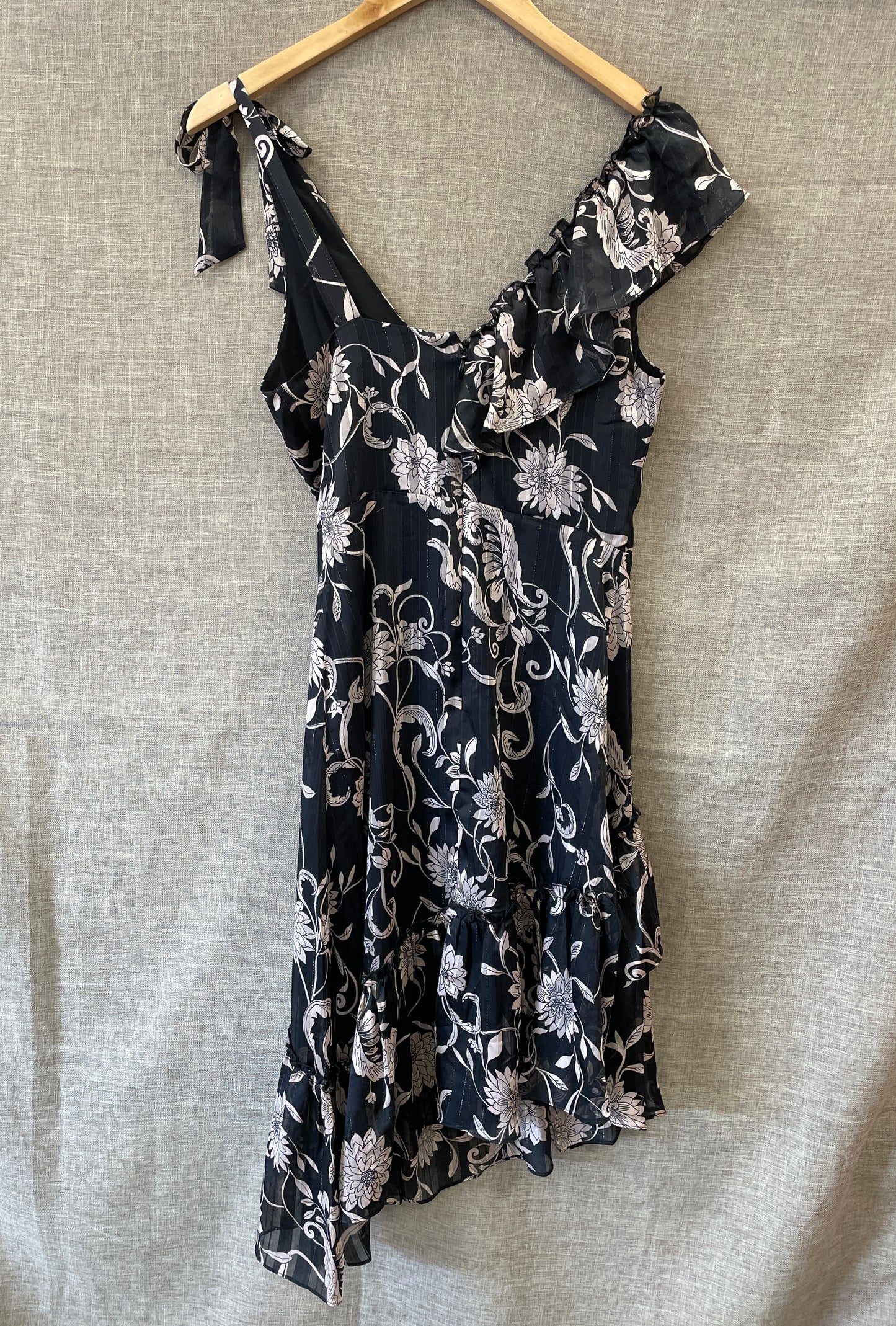 Bcbgmamaxazria Black Floral Pattern Asymmetric Short Dress Size 2 Extra Small