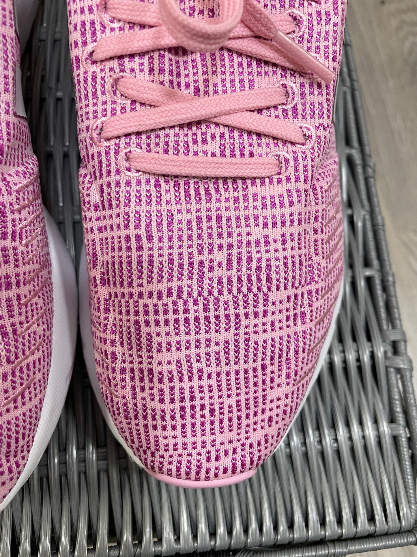 Adidas New in Box Pink Swift Run 22 Running Shoes Trainers UK 6