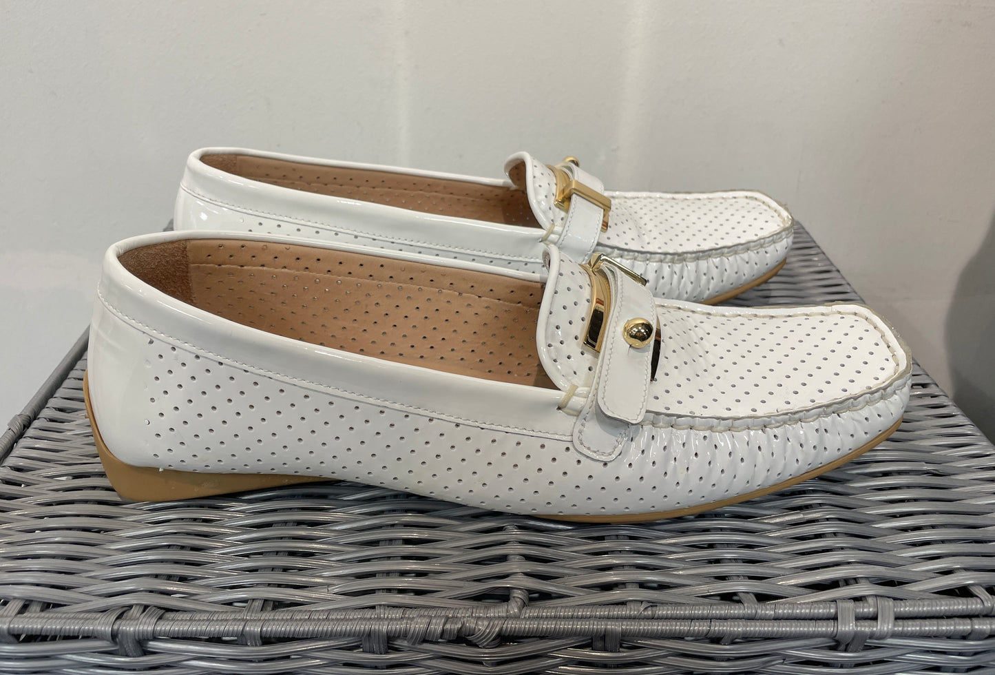 Stuart Weitzman for Russell & Bromley White Patent Leather Flat Moccasin Shoe 9.5 UK 7.5