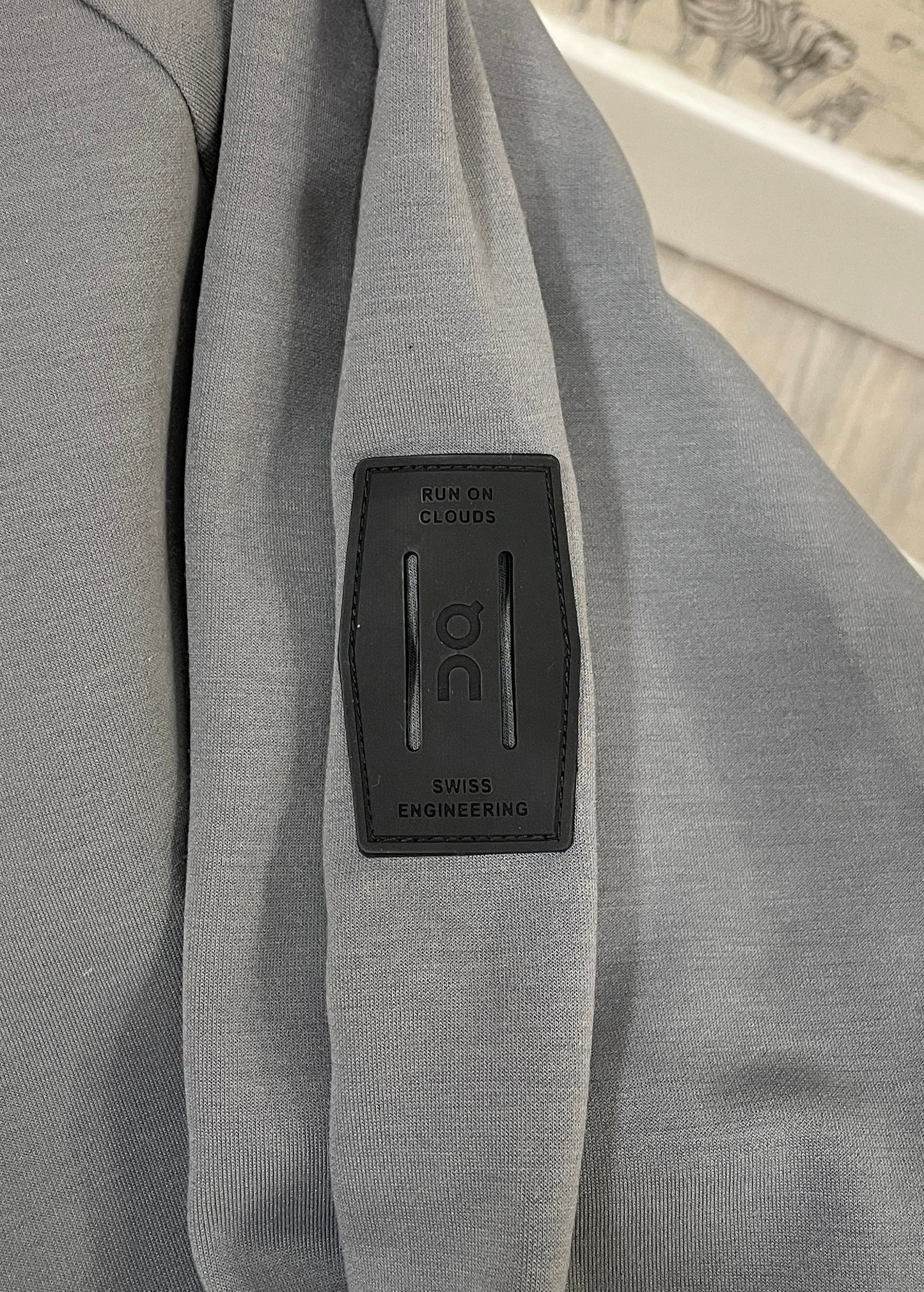 Run In Clouds Grey Running Hoodie Top Medium