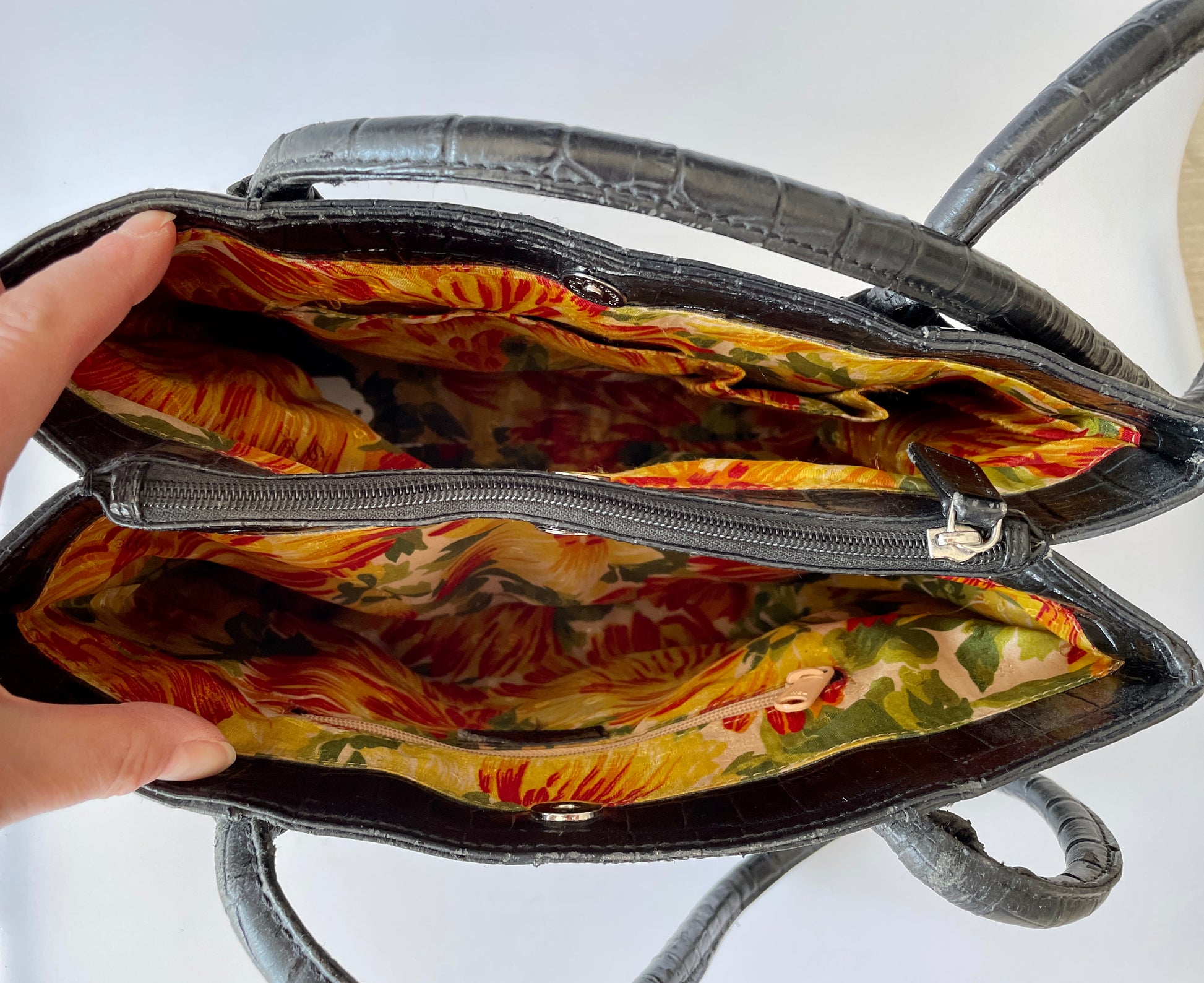 verzekering golf Duidelijk maken Osprey Black Leather Bag Handbag – Shop for Shelter