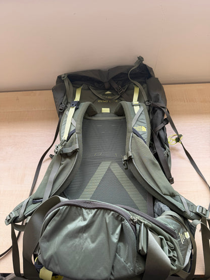 The North Face - Banchee 50L Hiking Backpack (Green)