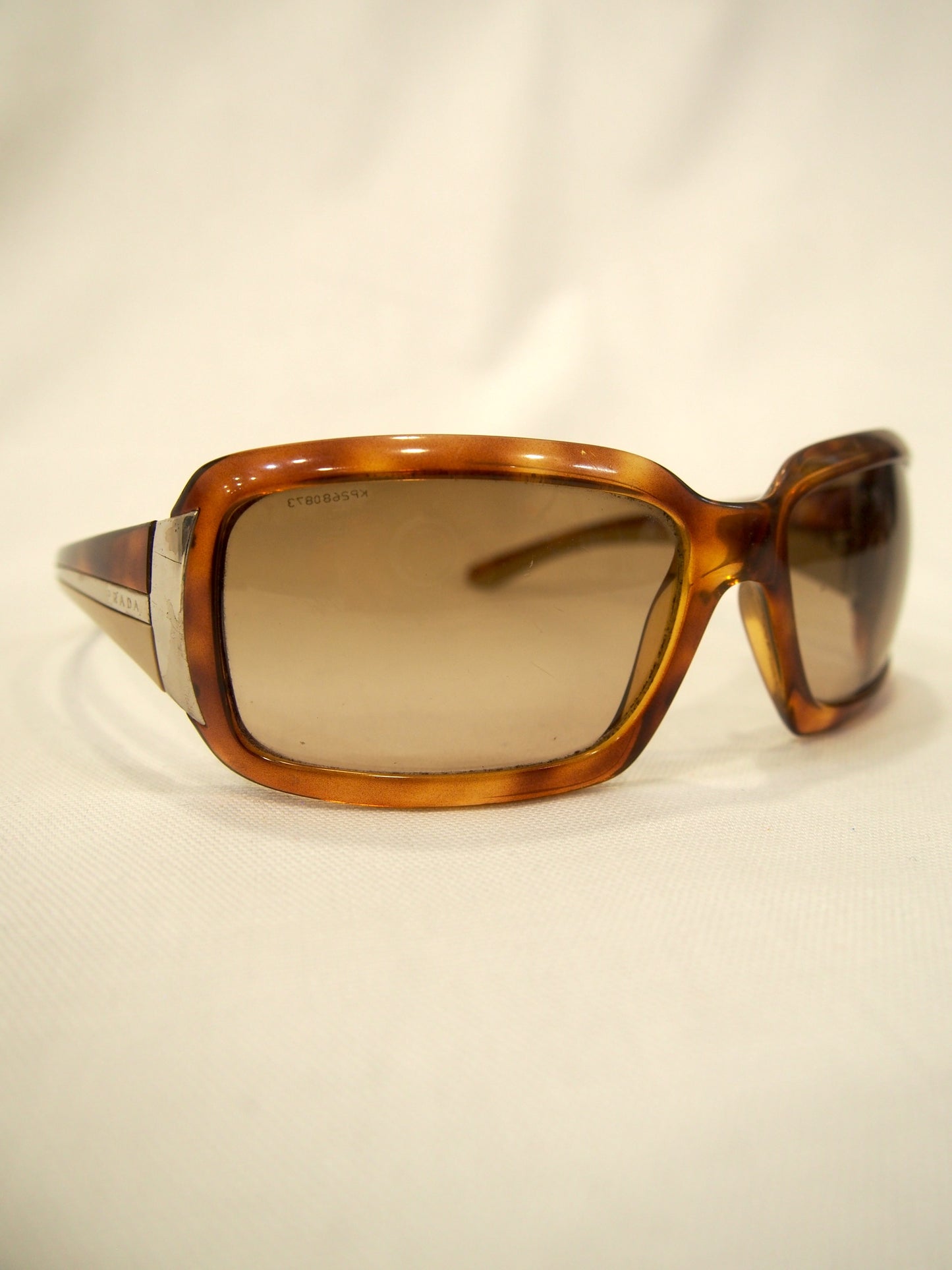 2000s Prada SPR-01H wrap sunglasses - Tortoise / Brown - Case