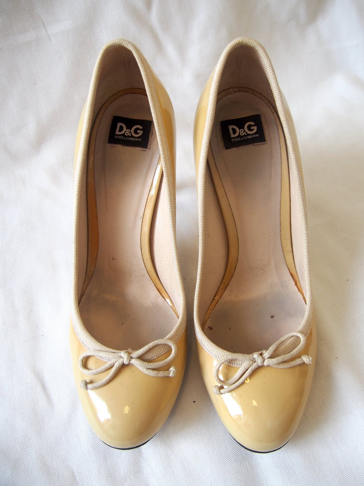 Dolce & Gabbana D&G cream orange patent leather high heels - EU38